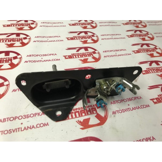 Кронштейн внутренней ручки багажника Partner / Berlingo 2008- 8719C9